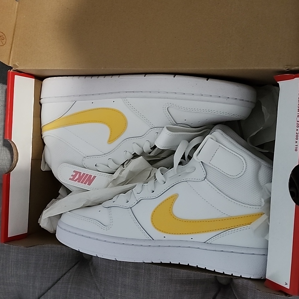 Nike Court Borough Mid 2